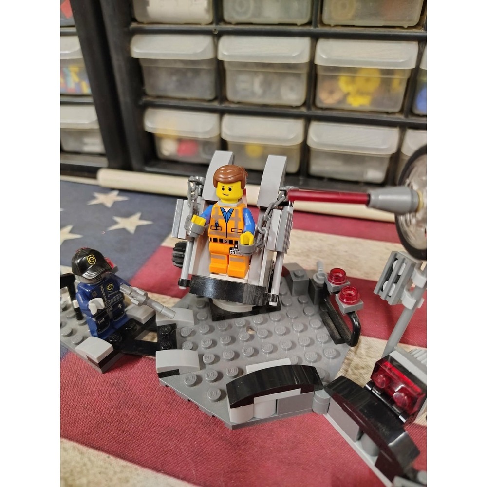 Lego Set 70801 Melting Room Complete Set With 3 Figs No Book No Box No Xtra Pcs - Picture 2 of 3